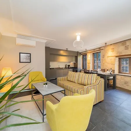 Modern And Fully Furnished Flat In Lägenhet